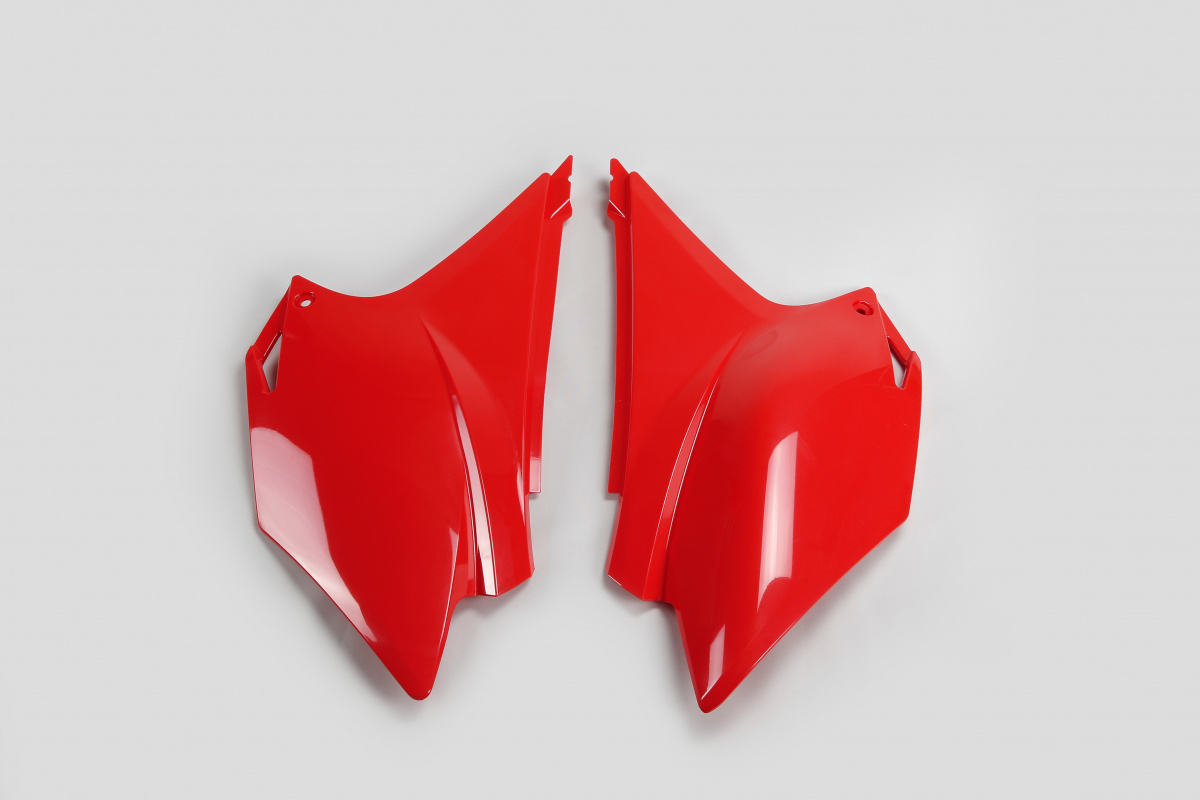 Side panels - red 070 - Honda - REPLICA PLASTICS - HO04676-070 - UFO Plast