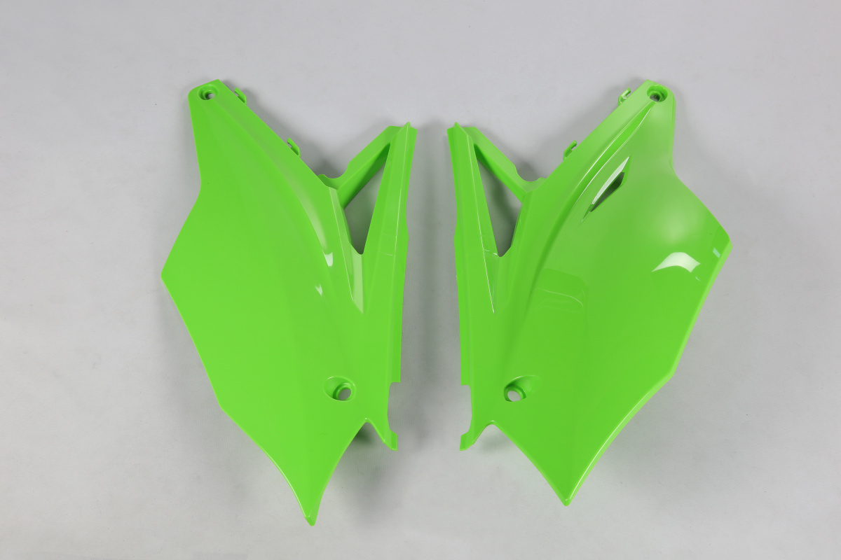 Side Panels green for Kawasaki KXF 250 (2017-20) - KXF 450 (2016-18) - REPLICA PLASTICS - KA04737-026 - Ufo Plast