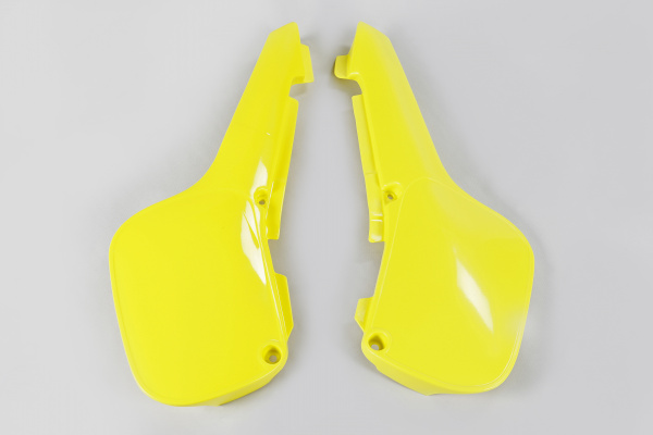 Side panels - yellow 102 - Suzuki - REPLICA PLASTICS - SU03923-102 - UFO Plast